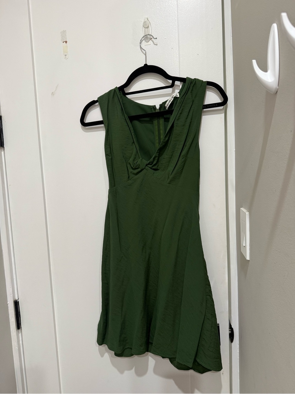 Abercrombie & Fitch Forest Green Sleeveless V-Neck Dress - Picture 2 of 4